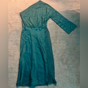 SATIN ONE SHOULDER LONG SLEEVE DRESS HUNTER GREEN